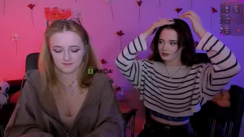 luna_berryy online show from March 21, 8:23 pm