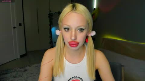 luna_beverly online show from April 10, 8:35 pm