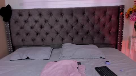 luna_cute14 online show from December 2, 7:53 pm