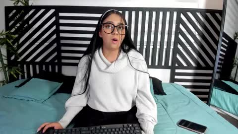 luna_cute14 online show from January 7, 7:49 pm