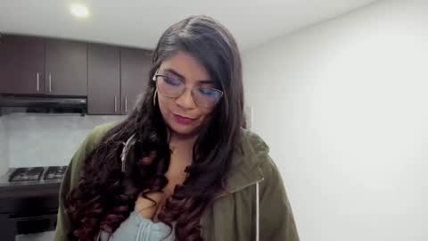 luna  online show from November 4, 11:09 am