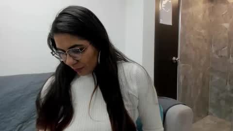 luna  online show from November 23, 11:21 am