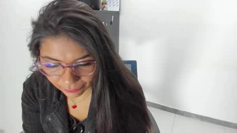 luna  online show from May 25, 11:05 am