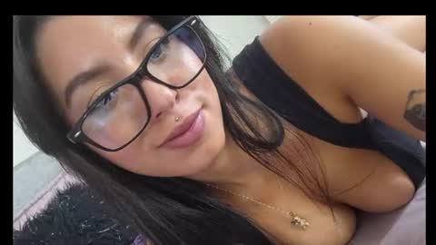 Snapshot of luna_fioree chatting on July 11, 12:19 pm Luna Fioree online show from July 11, 12:19 pm