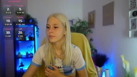 luna_grace18 online show from June 24, 3:00 pm