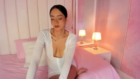 luna_hot_ass online show from October 23, 8:51 pm