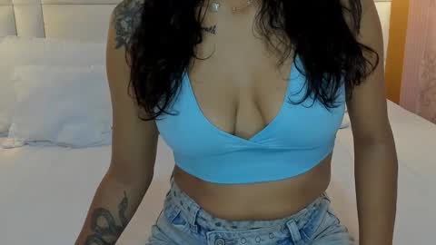 luna_hot_ass online show from January 17, 7:39 pm