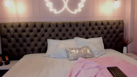 luna_hot_ass online show from March 21, 11:08 pm