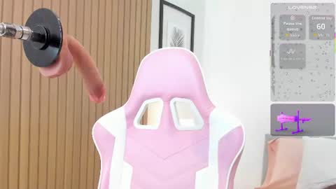 luna_kiss18 online show from August 3, 4:22 am