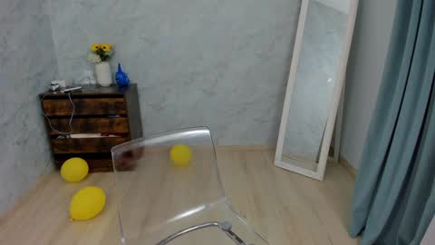 Snapshot of luna_laviolette chatting on December 5, 8:22 am Luna LaViolette online show from December 5, 8:22 am