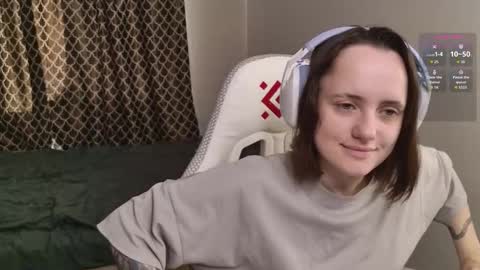 luna_loveeee online show from September 24, 5:33 am