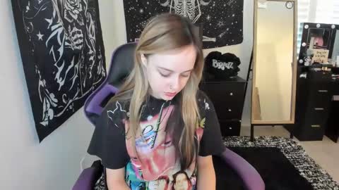 Luna online show from December 17, 5:41 pm