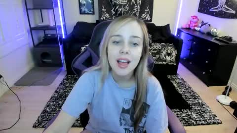 Luna online show from April 8, 7:25 pm