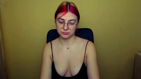 Snapshot of luna_lush_ chatting on February 27, 9:22 am Luna online show from February 27, 9:22 am