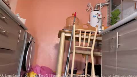 Luna Luuvz online show from June 21, 3:31 am