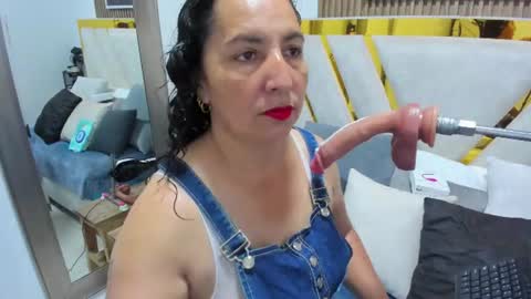 luna_naughty1 online show from July 15, 6:57 pm