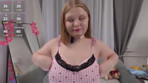 Snapshot of luna_reedy chatting on October 13, 9:15 pm Daria online show from October 13, 9:15 pm