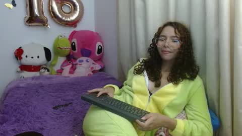 luna_rios69 online show from February 14, 6:21 am