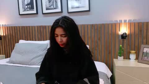 Snapshot of luna_roja25 chatting on February 3, 1:27 pm LUNA online show from February 3, 1:27 pm