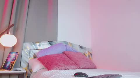 Snapshot of luna_valen chatting on November 24, 8:19 pm luna_valen online show from November 24, 8:19 pm