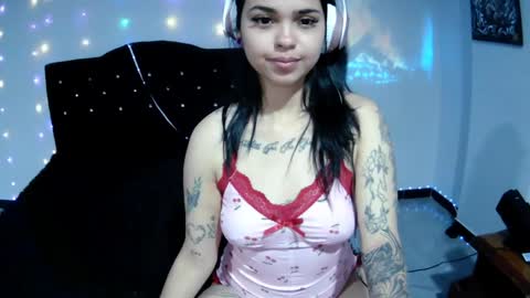 luna_velvet7 online show from May 24, 11:10 pm