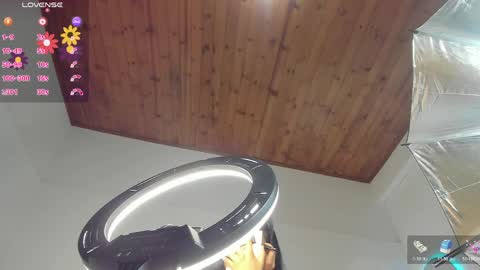 Snapshot of luna_velveth1 chatting on April 11, 10:19 am luna_velveth1 online show from April 11, 10:19 am