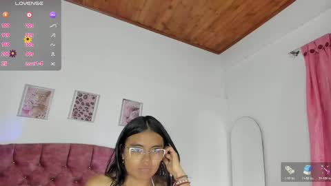 Snapshot of luna_velveth1 chatting on April 12, 11:37 am luna_velveth1 online show from April 12, 11:37 am