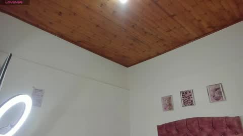 Snapshot of luna_velveth1 chatting on April 16, 10:27 am luna_velveth1 online show from April 16, 10:27 am