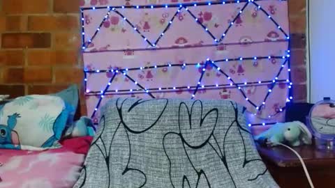 luna_vixxen online show from March 19, 6:17 am