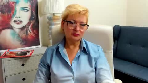 Snapshot of luna_xfantasy chatting on April 15, 6:42 am L u n a online show from April 15, 6:42 am