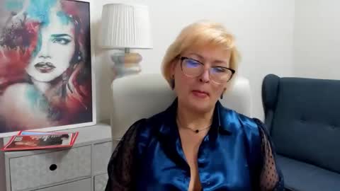 Snapshot of luna_xfantasy chatting on April 16, 6:25 am L u n a online show from April 16, 6:25 am