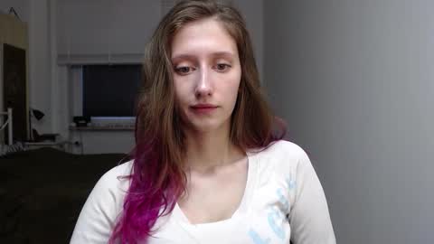 L U N A  online show from November 10, 6:34 am