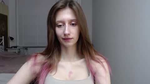 L U N A  online show from December 22, 6:32 am