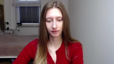 L U N A  online show from April 8, 5:51 am