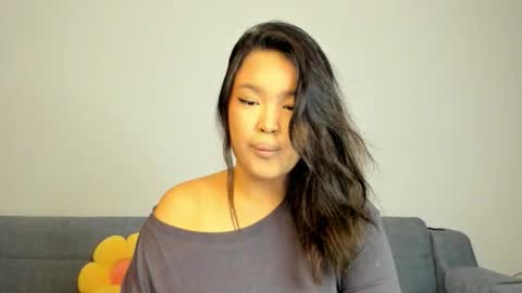 Snapshot of luna_yum chatting on February 10, 7:29 pm online show from February 10, 7:29 pm