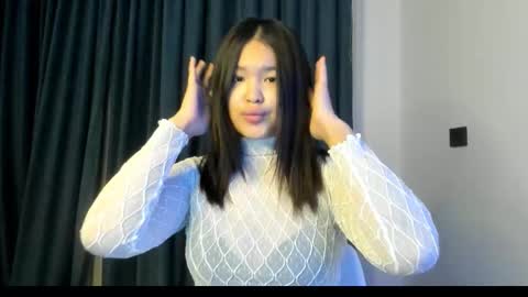 Snapshot of luna_yum chatting on March 1, 7:38 pm online show from March 1, 7:38 pm