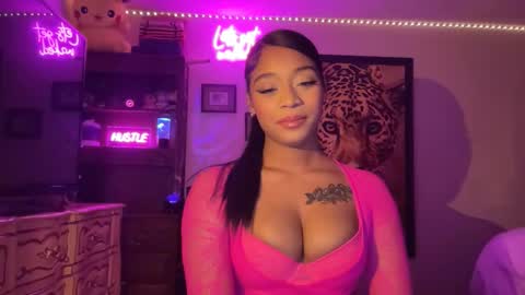 lunaa_11 online show from April 29, 6:17 am