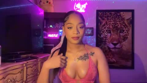 lunaa_11 online show from July 30, 6:12 am