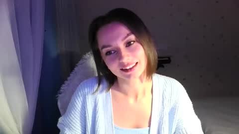 Snapshot of lunaa_bluee chatting on October 24, 4:25 pm lunaa_bluee online show from October 24, 4:25 pm