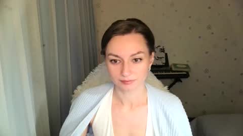 lunaa_bluee online show from November 9, 7:01 pm