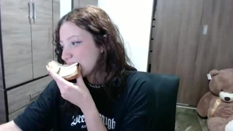 lunaa_sub online show from October 27, 4:55 pm