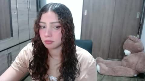 lunaa_sub online show from May 6, 8:58 pm