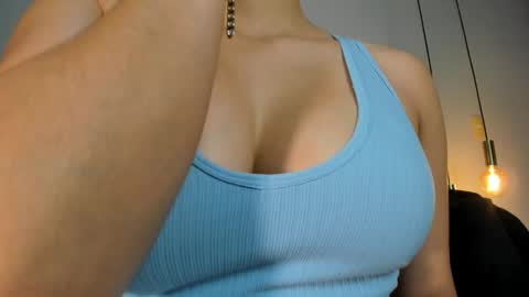 Luna Aspen online show from November 1, 4:09 pm