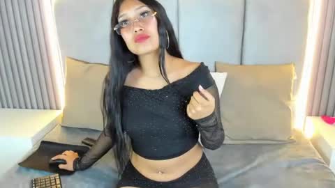 LunaAura online show from July 12, 4:25 am