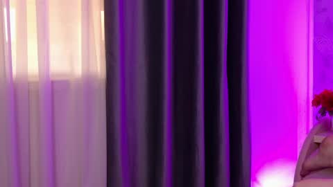 lunababe_ online show from May 23, 11:03 am