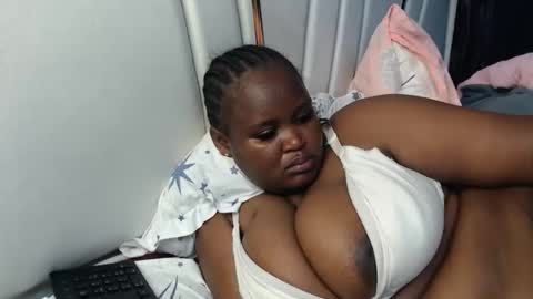 lunabloom01 online show from October 9, 3:43 pm