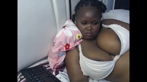 lunabloom01 online show from October 11, 8:40 pm