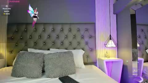 Luna  online show from November 5, 5:02 pm