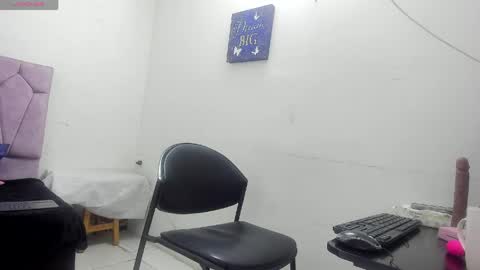 lunabrillante1972 online show from May 21, 7:37 am