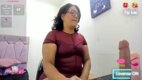 Snapshot of lunabrillante1972 chatting on June 15, 12:35 am lunabrillante1972 online show from June 15, 12:35 am